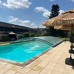 1, Domaine Logis Gascogne Saint-Justin (Midi-Pyrenees)